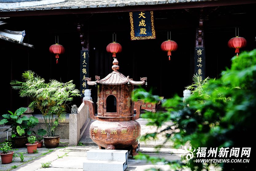 书声琅琅、名贤辈出，尊儒重教的传统在螺洲依然延续了下来。著名文史学家、福建省文史馆原馆长卢美松曾以“山川清淑之气，郁为厚重历史人文”来形容螺洲。