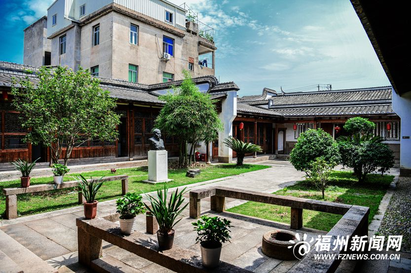 五楼之中，赐书楼、还读楼为清道光时刑部尚书陈若霖建；而沧趣楼、北望楼和晞楼是陈若霖的曾孙、清朝末代皇帝溥仪的老师陈宝琛所建。至今陈宝琛故居里还保存着“陈氏家训”，彰显陈氏一族的家风严谨。