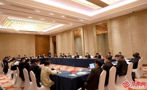 政协委员聚焦养老话题 呼吁提供更多“适老化”智能产品和服务
