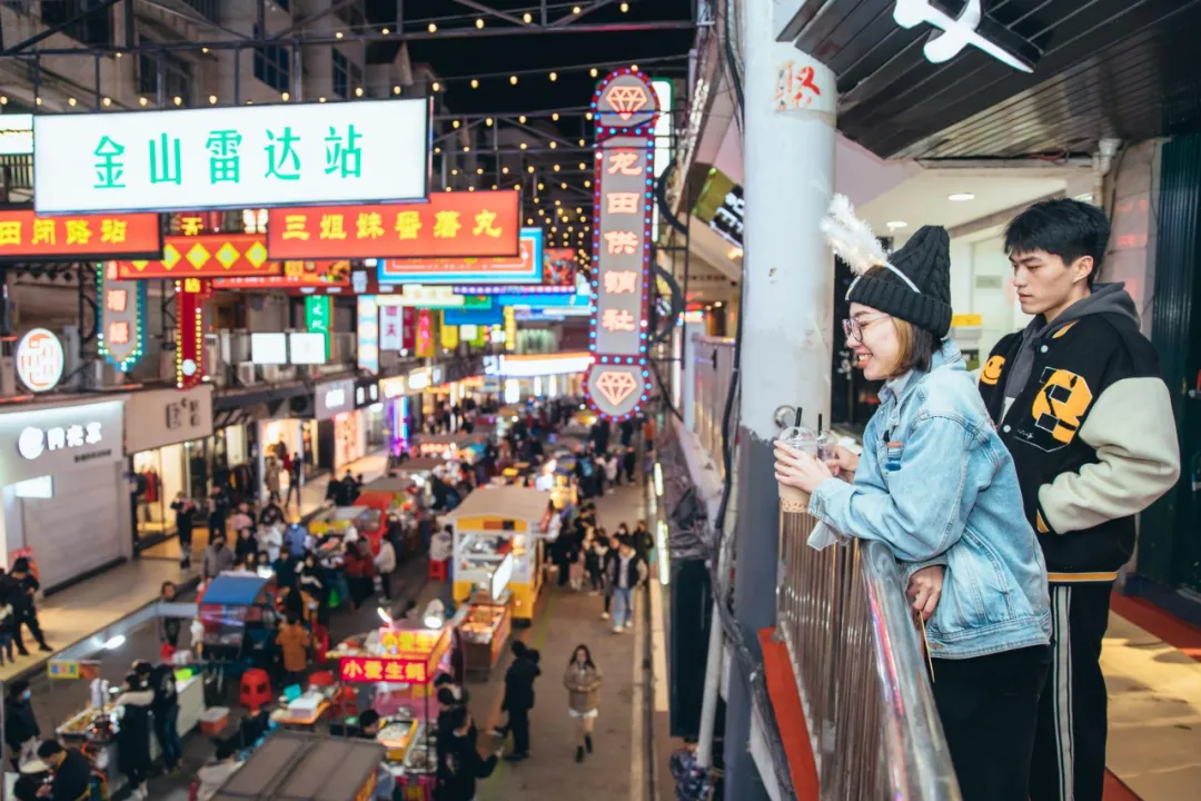 助推“开门红”!全省首个乡镇夜色经济示范街亮相福清!