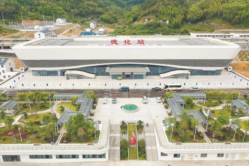 兴泉铁路全线站房建设完成