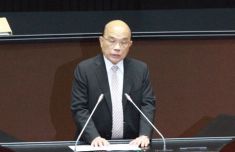 终于道歉了！苏贞昌向岛内染疫病亡民众表达哀悼并检讨