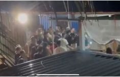 台东离岛旅游区上百人斗殴，民众称游客有聚众吸毒嫌疑