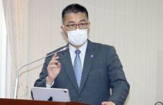 请辞获准，徐国勇成苏贞昌行政团队改组“跳船第一人”