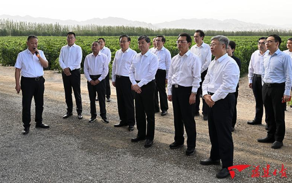 福建省党政代表团赴宁夏考察并召开深化闽宁协作发展交流座谈会