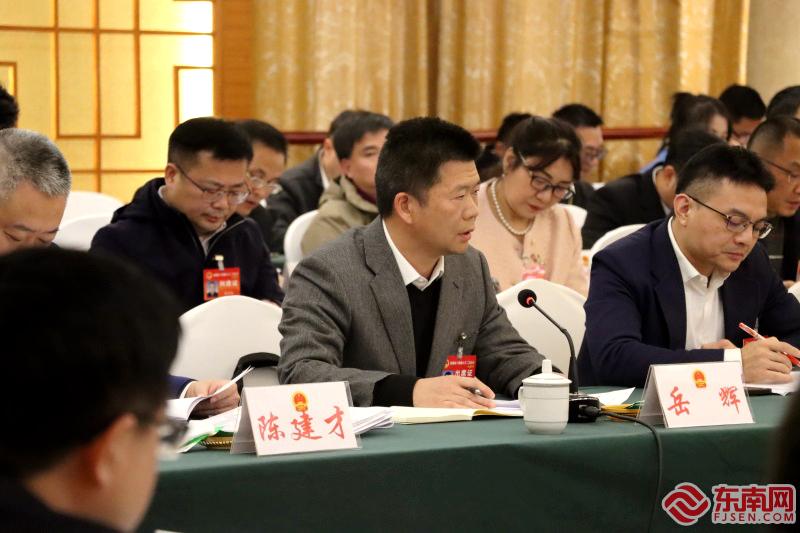 代表委员热议政府工作报告 畅谈感受争献良策