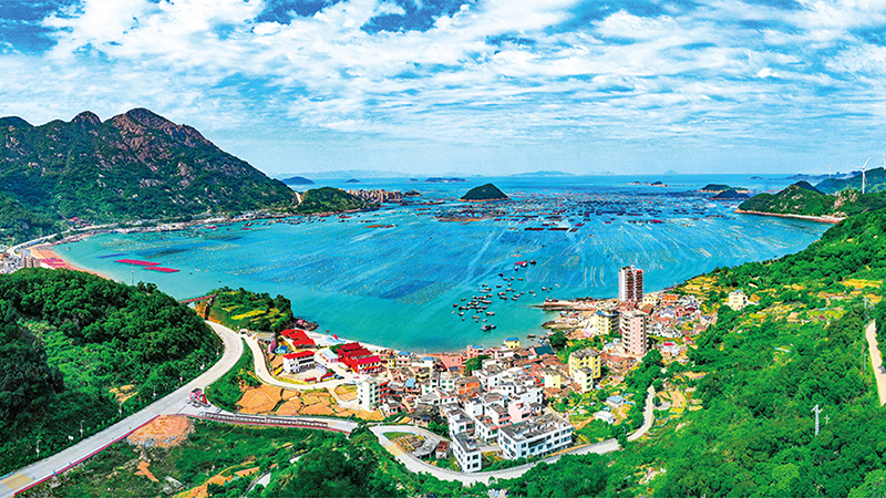 位于福州市连江县同心村海域的“蓝色牧场”欣欣向荣。记者 林双伟 摄