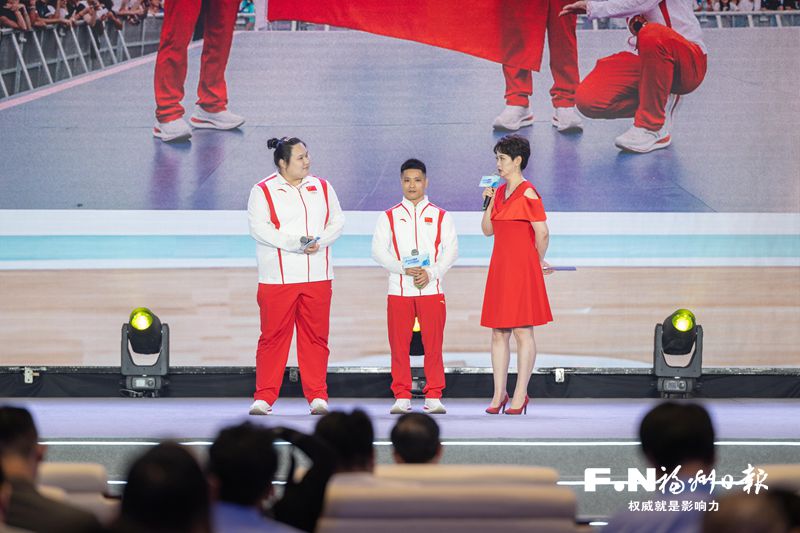 2024巴黎奥运会冠军李雯雯、李发彬在现场分享他们的奋斗经历。记者 林双伟 摄