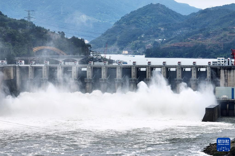 闽江流域洪峰安全通过福建水口水电站大坝（无人机照片）。新华社记者 林善传 摄