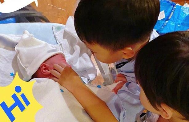 明星八卦胡杏儿晒照宣布三胎生子:又是男孩!