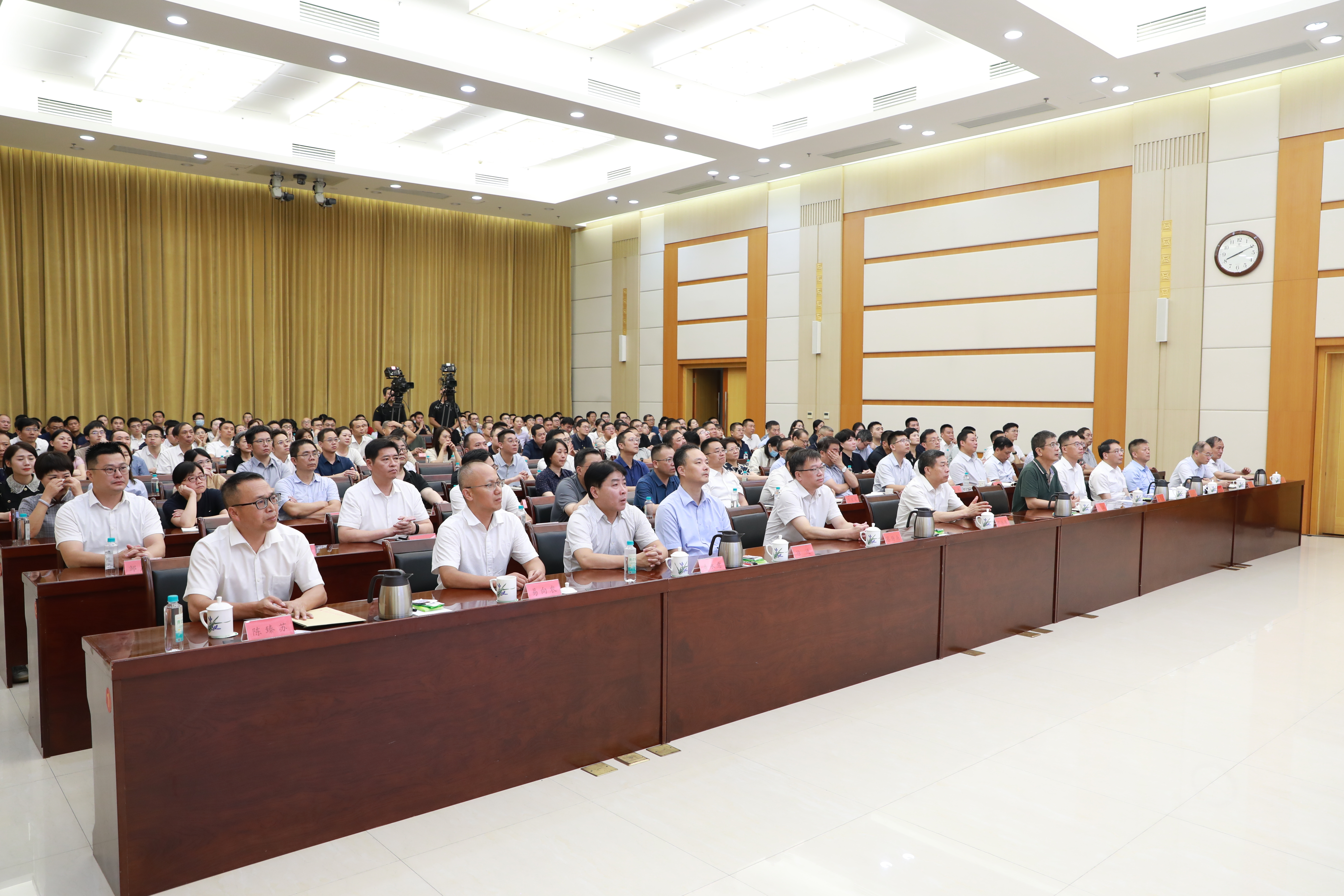 “胜战·2025——八闽抗战英烈事迹巡展”暨“烈士亲友讲烈士故事”走进屏山机关