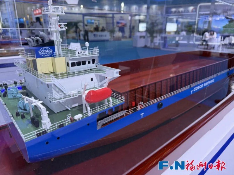 众多海洋新装备亮相2025第三届中国海洋装备博览会。