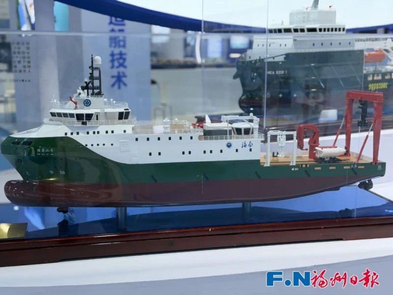 众多海洋新装备亮相2025第三届中国海洋装备博览会。