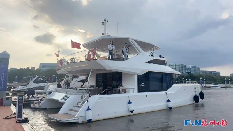 V55宽体飞桥游艇(冠城海悦1)。记者 石磊磊 摄