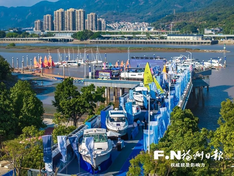 40艘游艇来到展会现场。记者 陈暖 摄