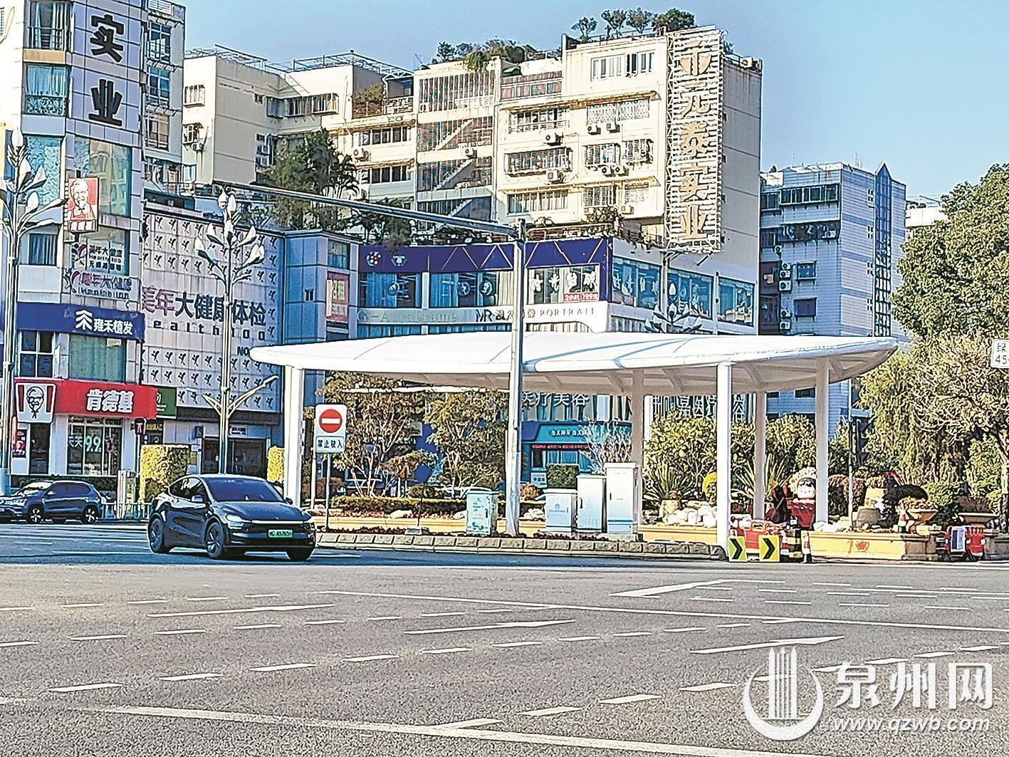 泉州中心市区多个路口遮阳棚陆续安装
