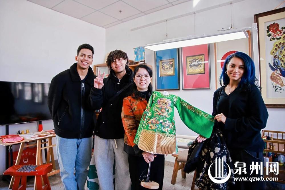 泉州站“国际青年网红交流共创营”闭幕 古城魅力圈粉国际达人