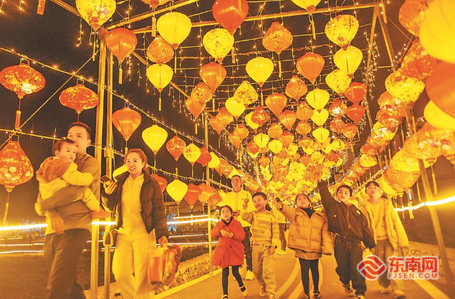 永春县打造“马踏星河照锦绣”山海经主题灯会