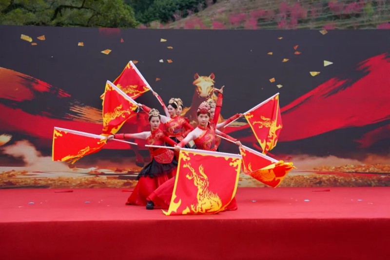 开场舞蹈《马到成功》。永春县融媒体中心供图