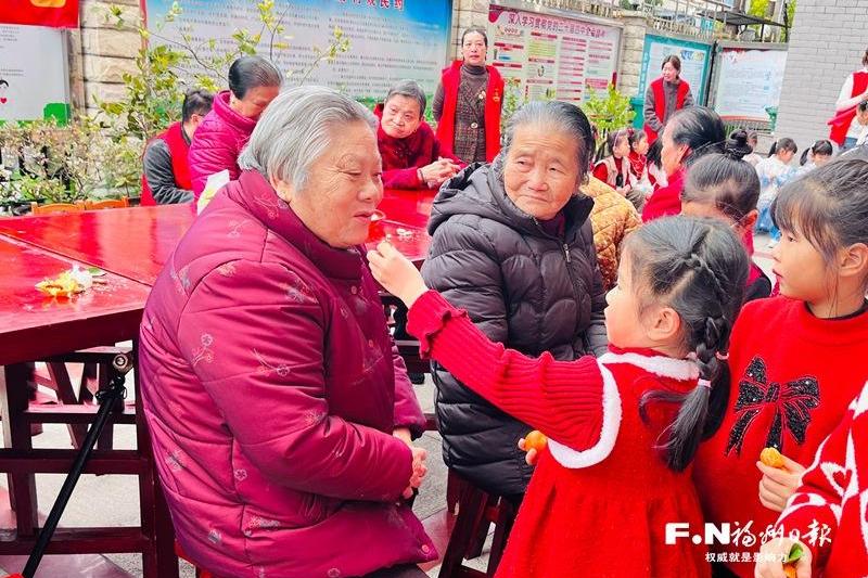 连江凤城镇北岳村开展党建引领孝德文化主题活动。记者 林文婧 摄
