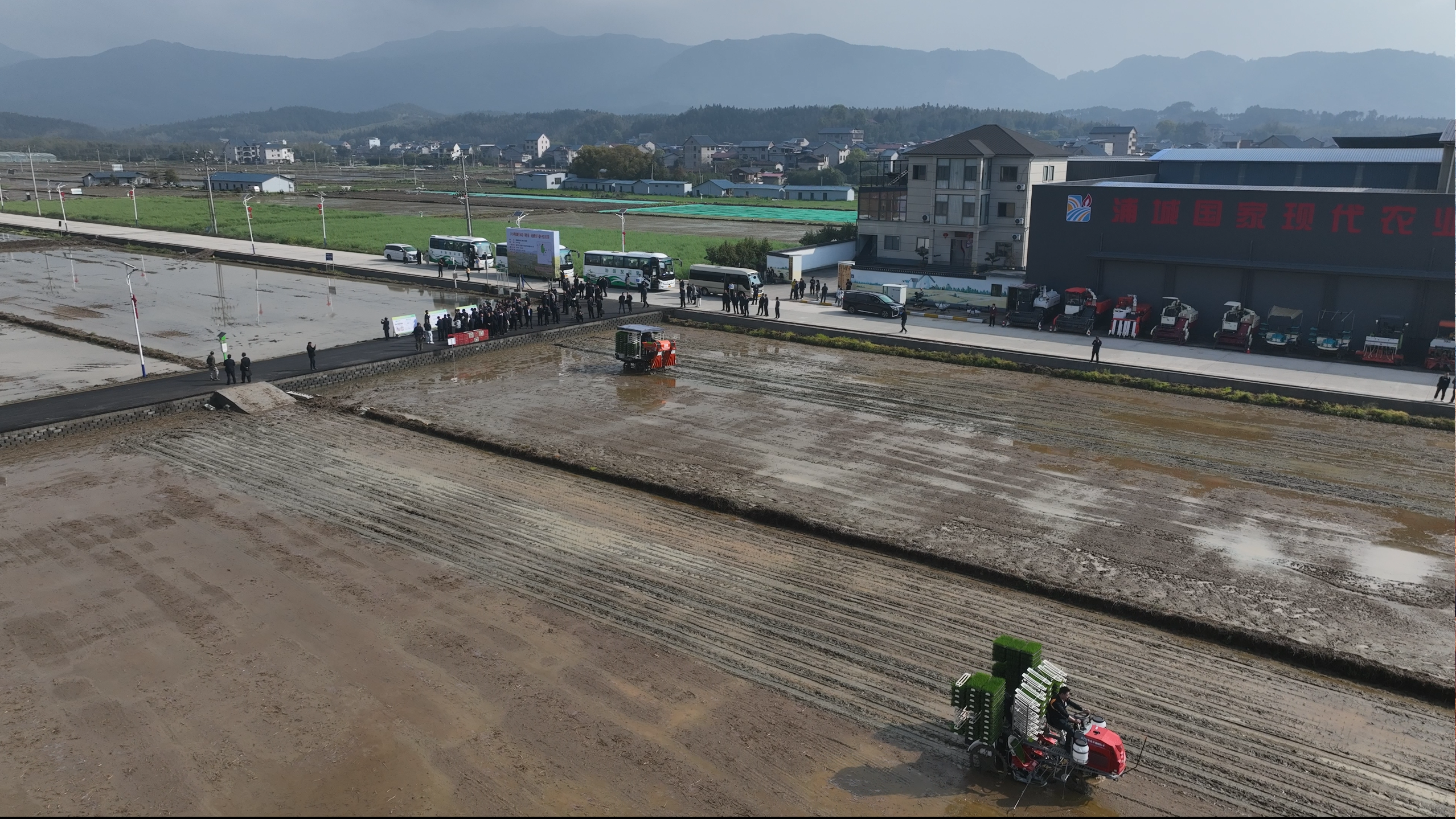 春耕现场（浦城县融媒体中心供图）