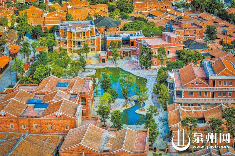 晋江五店市传统街区的古厝群让红砖的历史文脉变得具象。