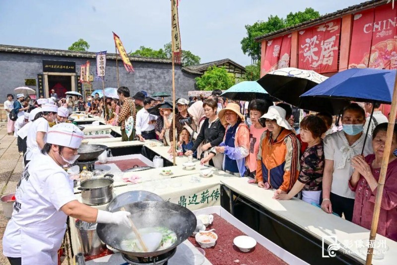 仓山梁厝举办鼎边节。记者 石美祥 摄
