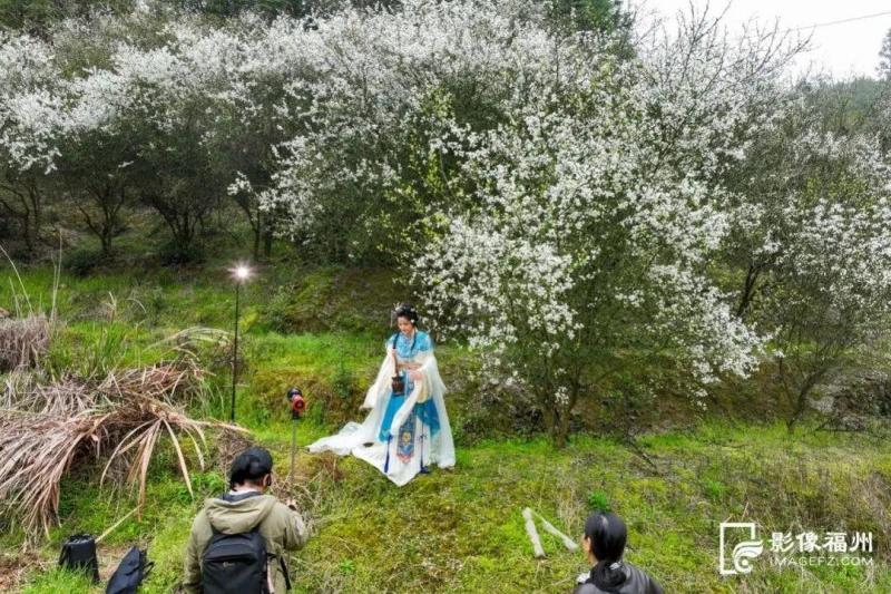 游人在这里拍摄打卡。记者 池远 摄