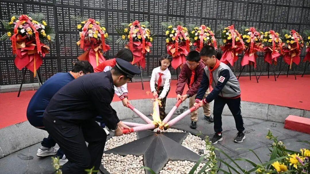 清明有追思，校园有温暖！晋安学子在缅怀中铭记