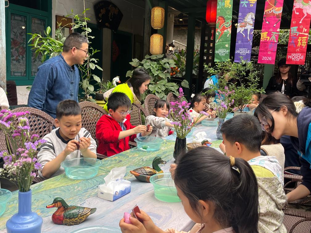 踏春好 春假给孩子带来多彩课堂