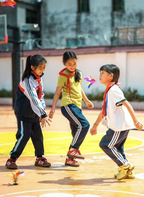 践行企业社会责任,霸王茶姬第40座乡村儿童操场正式落成