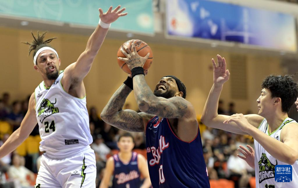 篮球——全国男子联赛：香港金牛队晋级决赛