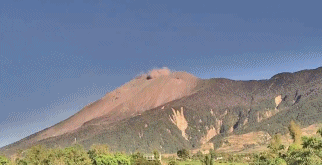 菲律宾坎拉翁火山发生喷发 灰柱达1200米