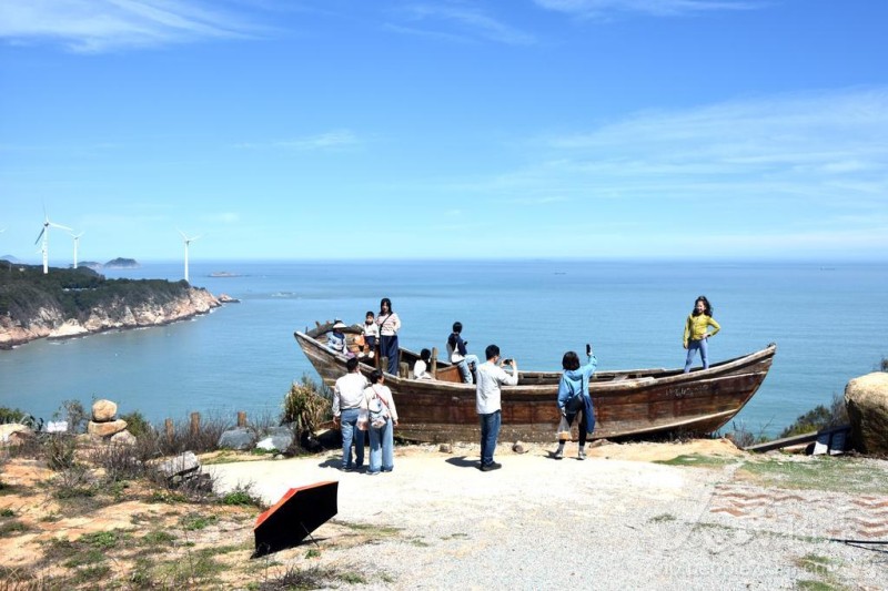 连江县黄岐镇古石村，风光旖旎，吸引不少游客前来休闲观光。