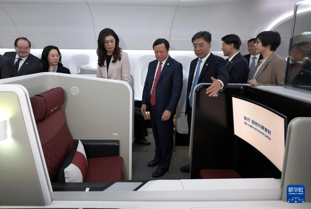 郑丽文率中国国民党访问团参访中国商飞