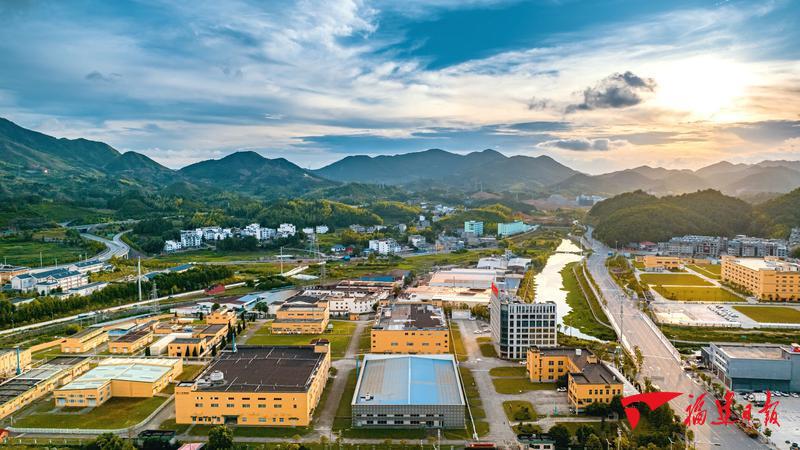 深读 | 深山小县怎样“宠”出“隐形冠军”