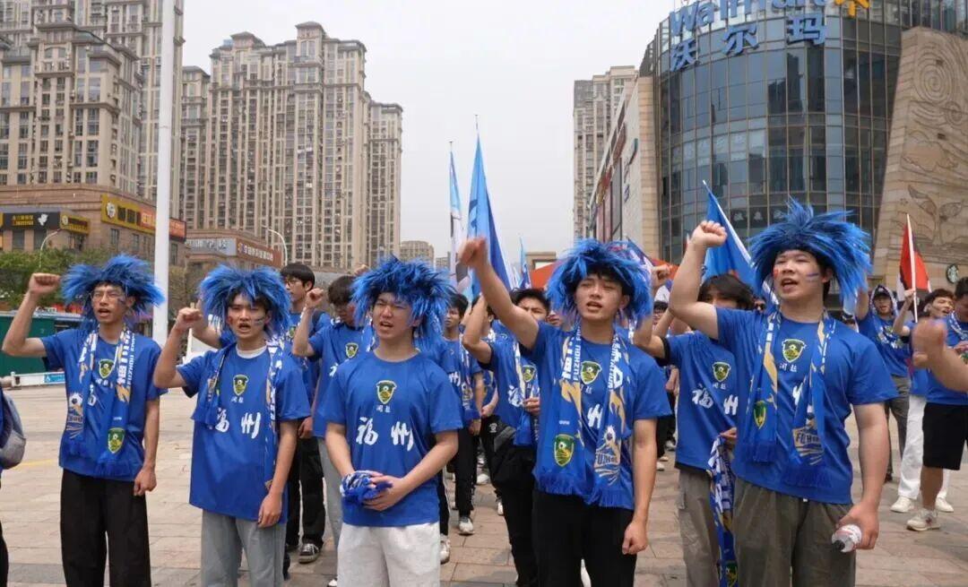 “闽超”倒计时 福州球迷巡游连江、长乐、福清