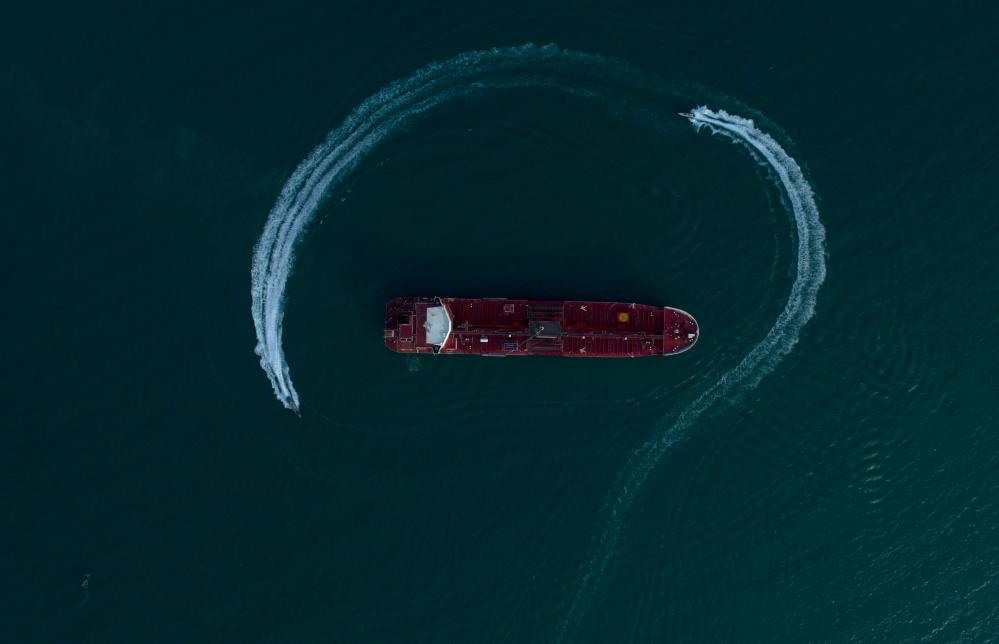 美伊谈判结束一天后，霍尔木兹海峡对峙升级