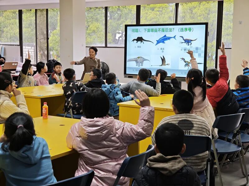 省地质调查研究院：举办“飞向蓝天的恐龙——奇异福建龙”研学活动