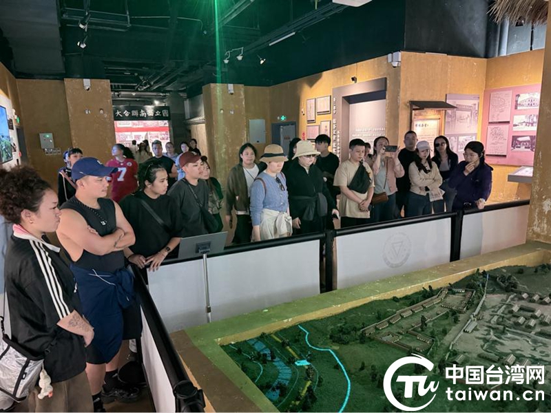 滇西行首站叩访联大旧址 台湾青年感佩先辈“刚毅坚卓”