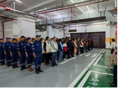 屏山社区开展人防应急疏散演练以练筑防守护居民平安