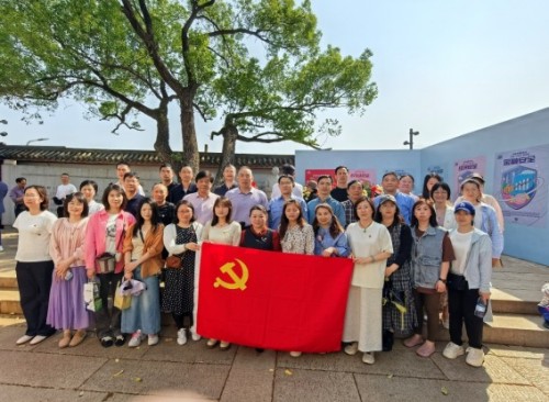 福州金汤社区开展“探寻红色足迹 践行初心使命”主题党日活动