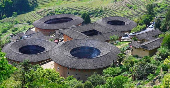 福建土楼：文旅融合促发展