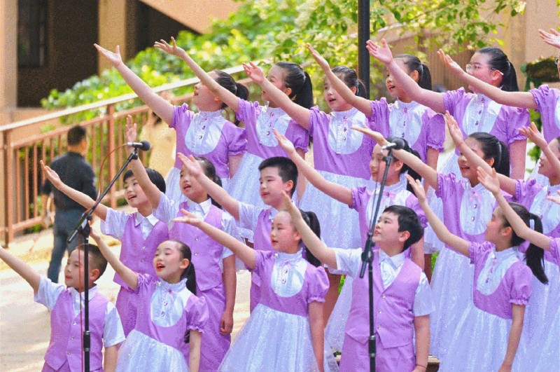 活动现场，由9支合唱团带来的“流苏专属Live”激情上演。记者 赵舒文 摄
