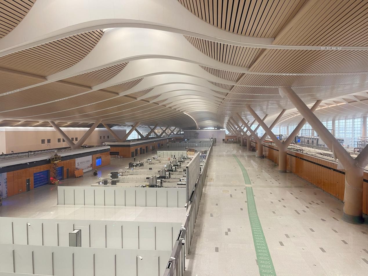 福州長樂國際機場二期擴建工程T2航站樓竣工