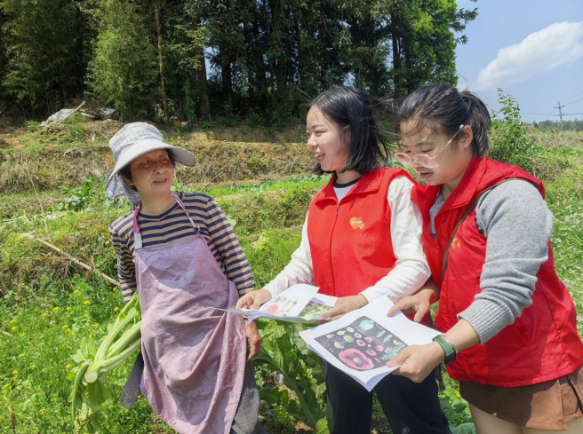 平安产险泉州中心支公司：深耕“一老一小”  筑牢国安防线