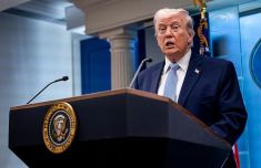 特朗普称将很快发布第一批UFO文件