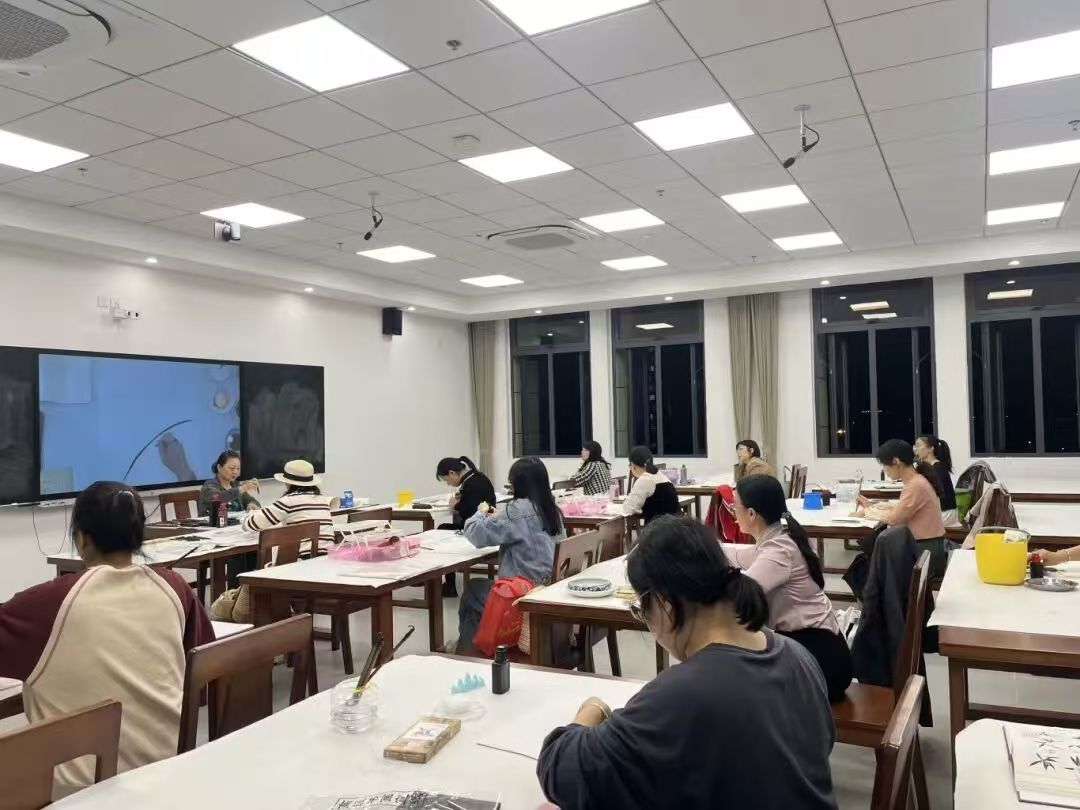 南平：职工夜校点亮“八小时外”生活 公益课堂传递文明温度