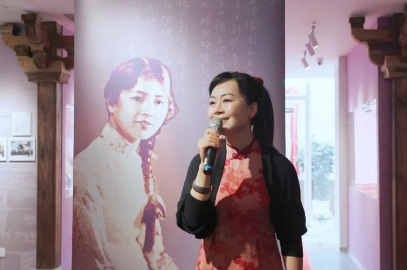 嘉宾在林徽因主题馆分享林徽因诗歌。新华网发（主办方供图）