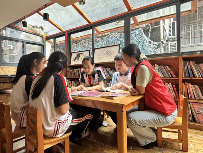 春风翻书处，皆是平安人